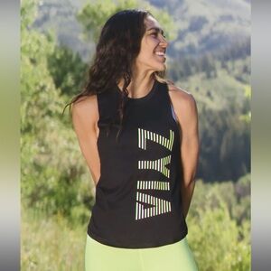 Zyia Black and Yellow Hazard Tank Sz M